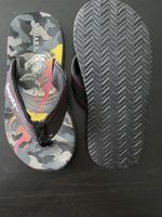 Sahara Flip-Flops Grösse 32 Totenkopf Flammen Muster