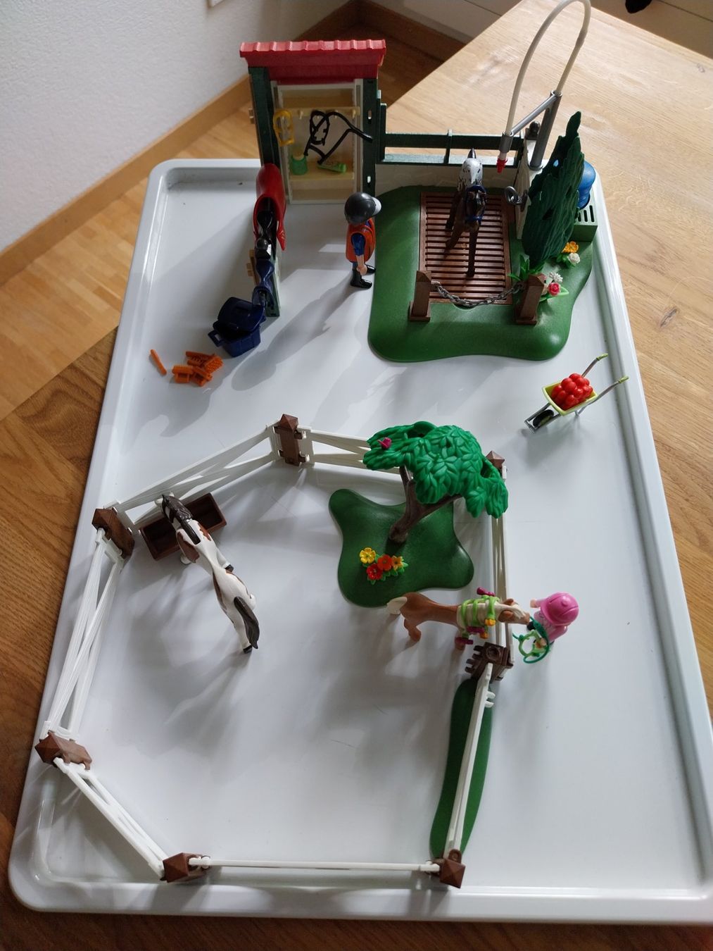 Playmobil Spielzeuge: Pferdewaschplatz Playmobil – Gebraucht aus Bern von Epaddelw