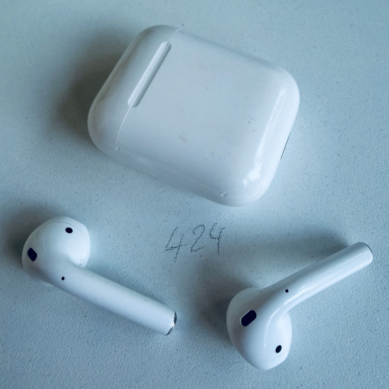 Apple Kopfhörer: Original Apple AirPods 2 Gen. Wireless Kopfhörer & Case – Gebraucht aus Basel von MY.AIRPODS.SHOP 2