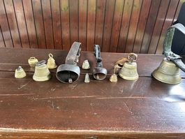 Lot de cloches ancennes ( 11 pièces )