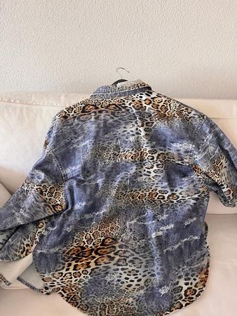 Modische Jacke / Hemd