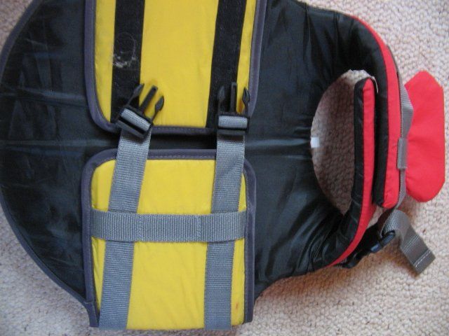 Giubbotti di salvataggio: Hunde Schwimmweste Bella & Balu Grösse M – Usato da Reitnau venduto da Bab0 1