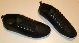 Schwarze Sommer-Sneakers, Grösse 38, neu & bequem!