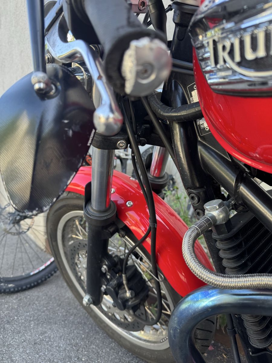 Triumph Strasse: Triumph Thruxton 900 – Defekt aus Zollikerberg von KeanuRyan_ 7