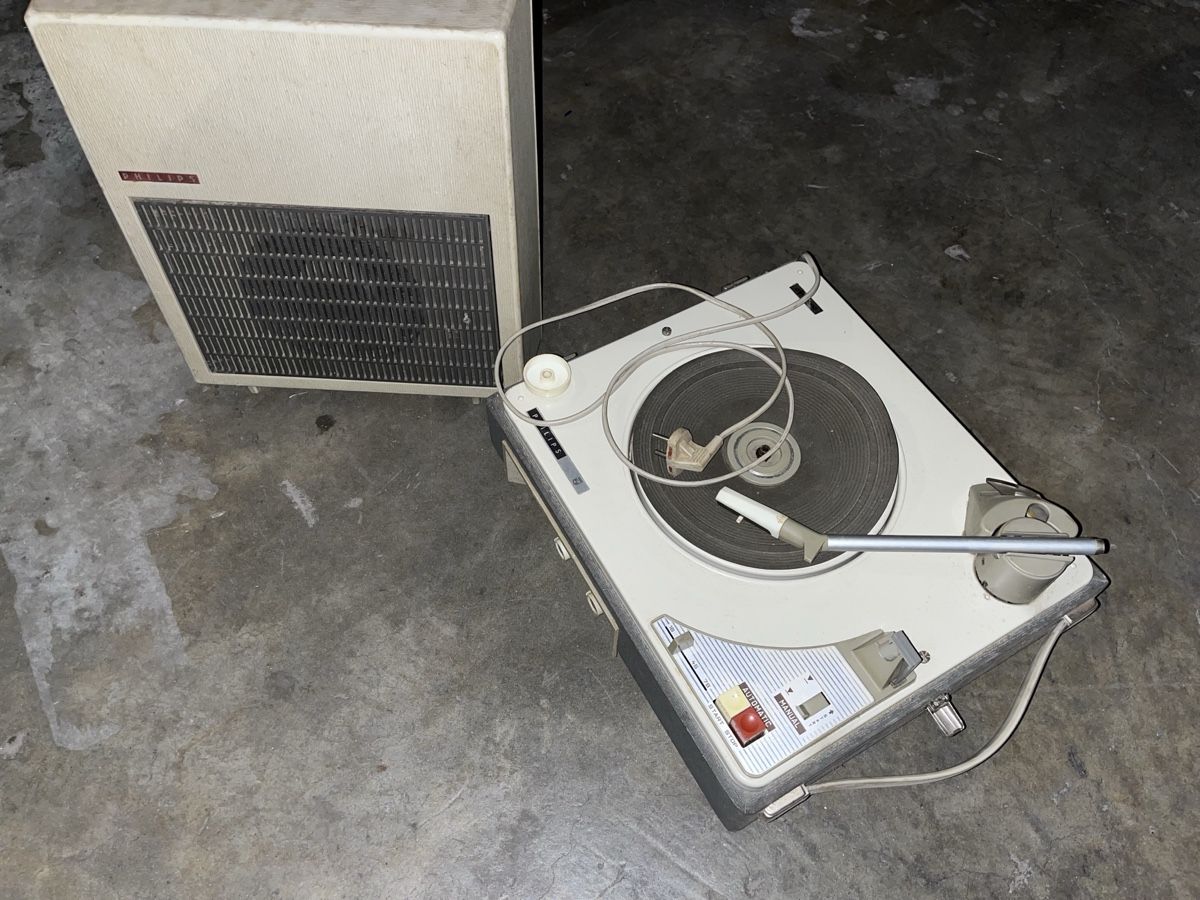 Philips Giradischi: Philips Plattenspieler mit Lautsprecher  – Difettoso da Schötz venduto da RcK1994