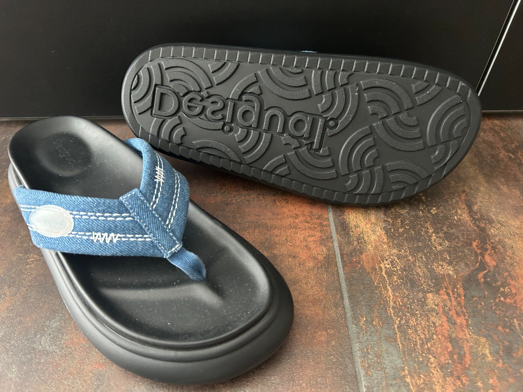 Desigual Scarpe da donna: Desigual Plateau Flipflop – Nuovo (secondo la descrizione) da Abtwil SG venduto da Elocin0815 1