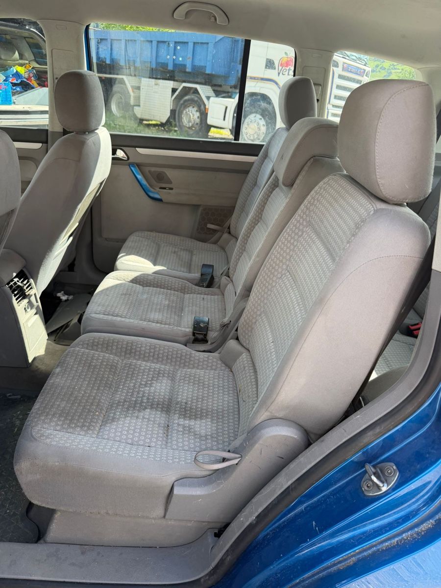 VW Automobili: Vw touran 2.0 d  – Usato da Buchs SG venduto da mef_78tr 7