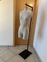 Schaufensterpuppe Damenkörper mit Ständer Top Zustand