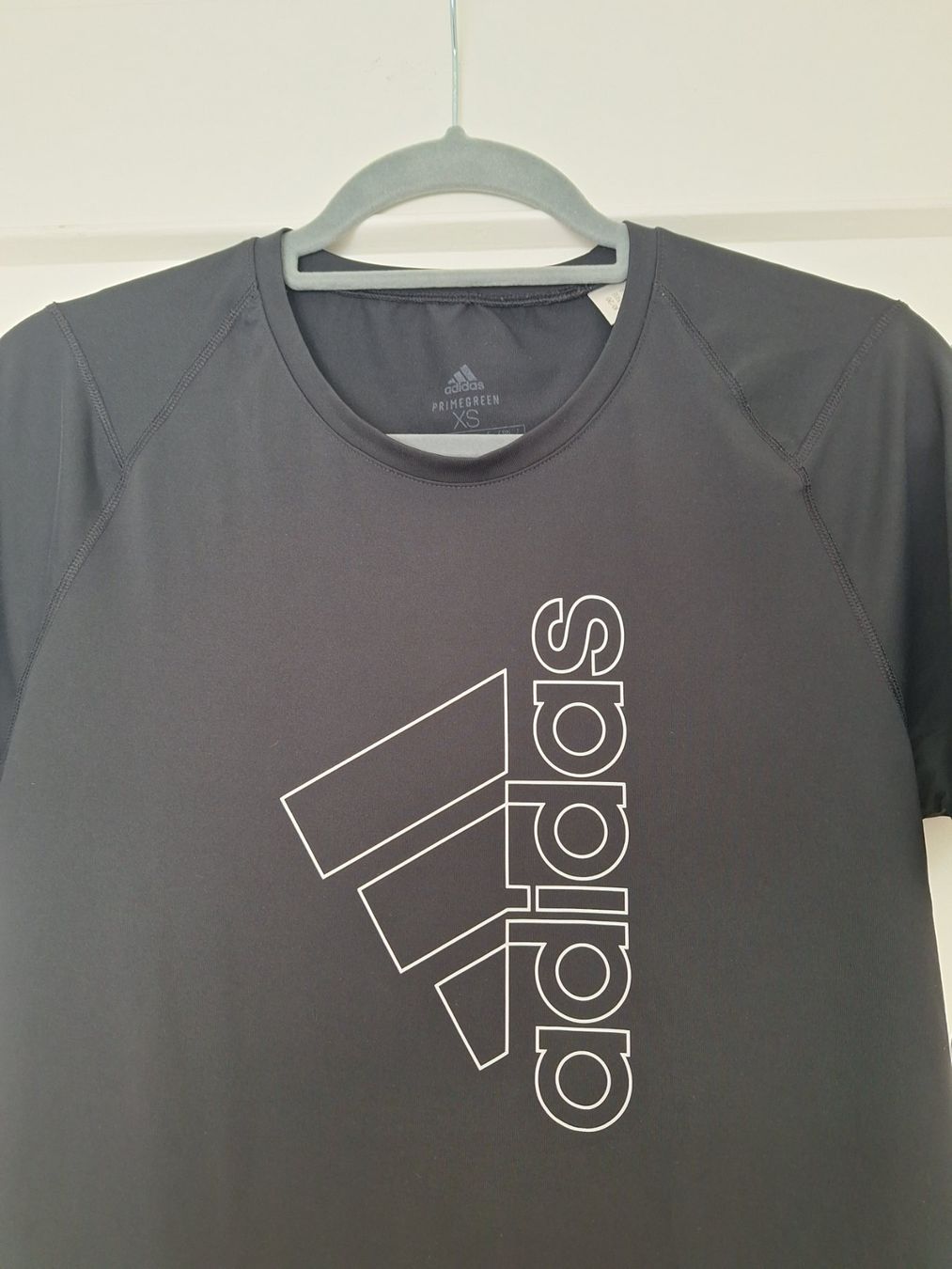 Adidas T-shirt: T-shirt adidas taille XS – Nuovo (secondo la descrizione) da Lausanne venduto da anta-123 1