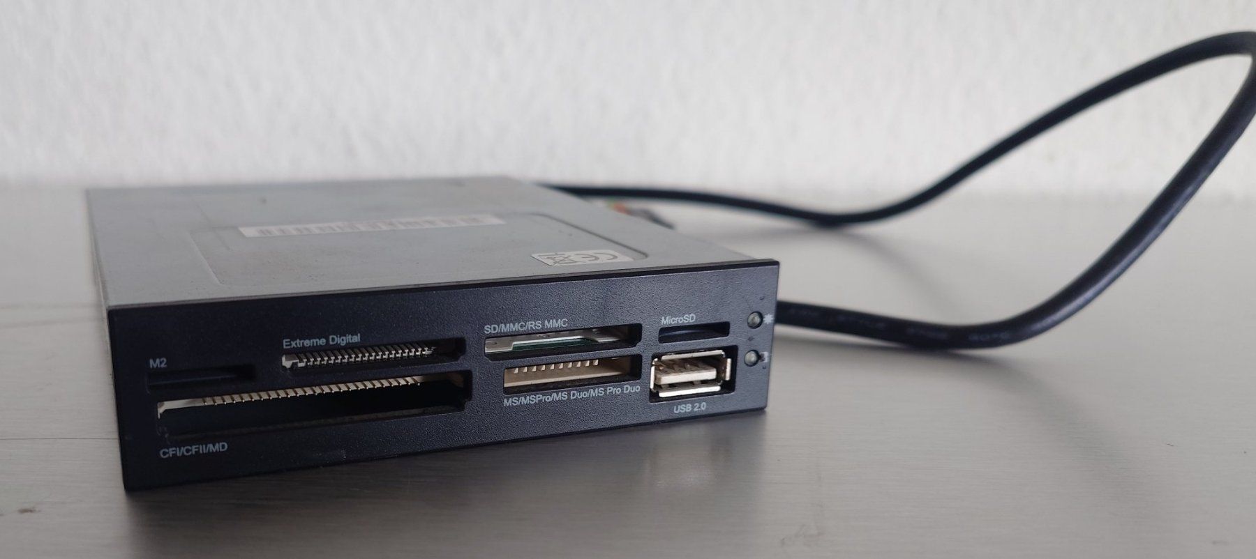 Lettori di schede: Multi-Card-Reader & USB-Port für 3.5"-Frontpanel Einschub – Usato da Ostermundigen venduto da Chrisascht 1