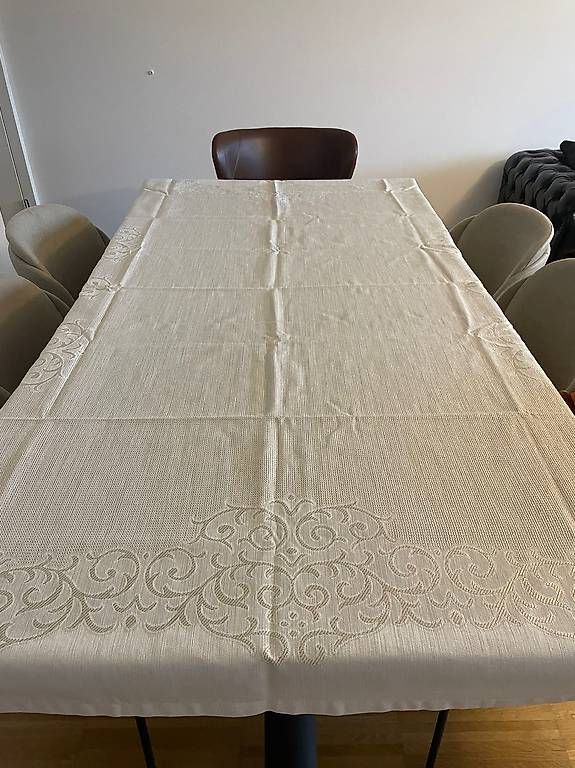 Decken: Tischdecke 220x160cm Gold – Gebraucht aus Solothurn von ers_t6vr