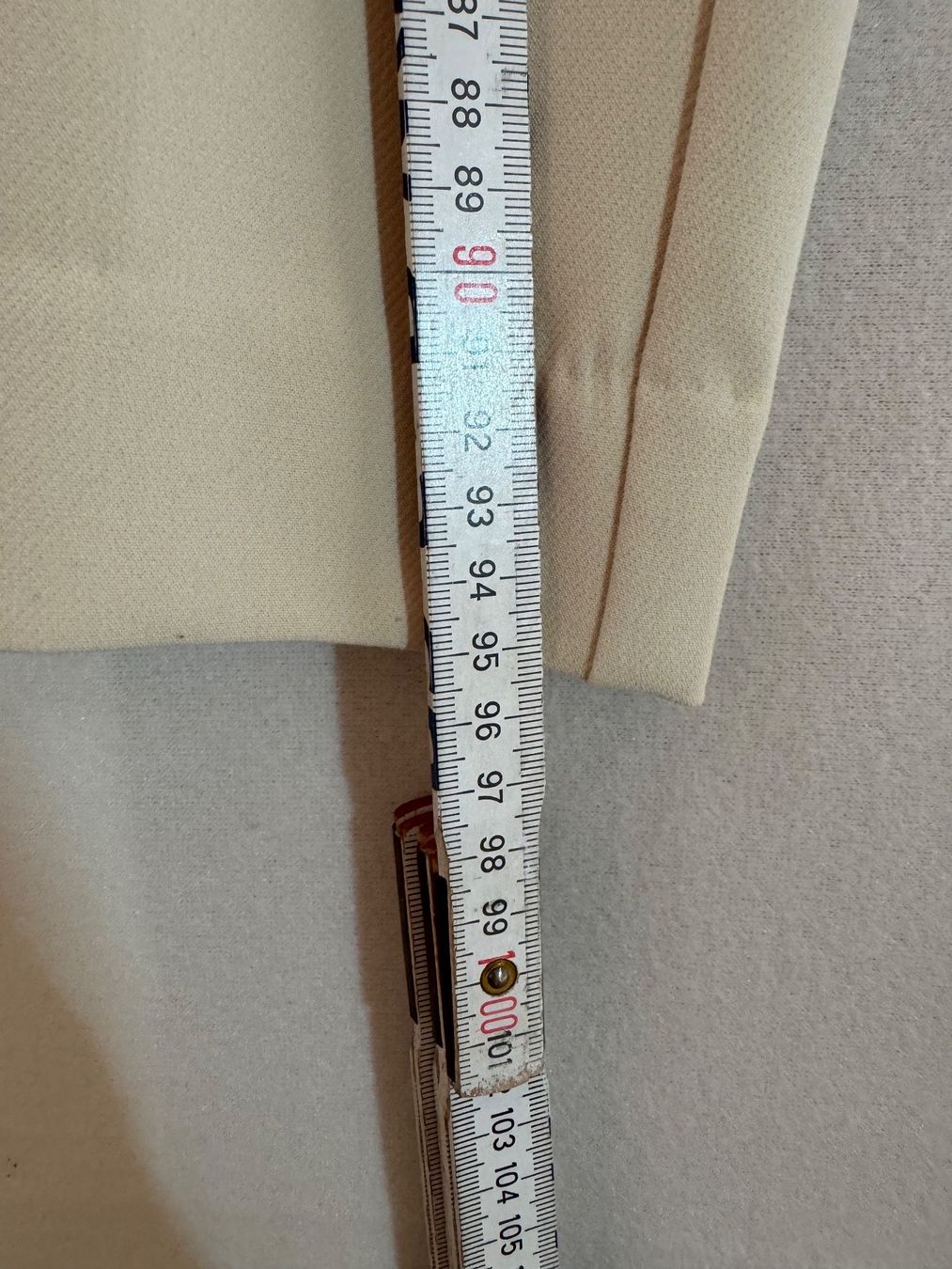 Stradivarius Pantalons: Cremefarbene Hose von Stradivarius Gr. 36 – D'occasion à Grosswangen par SALE_SALE_SALE 1