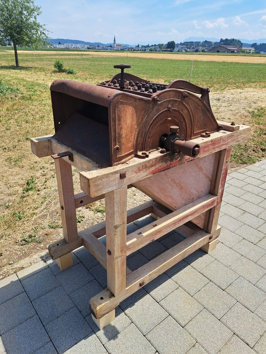 Aebi Alle Maschinen: Stiftendreschmaschine – Gebraucht aus Roggliswil von geiseja 1