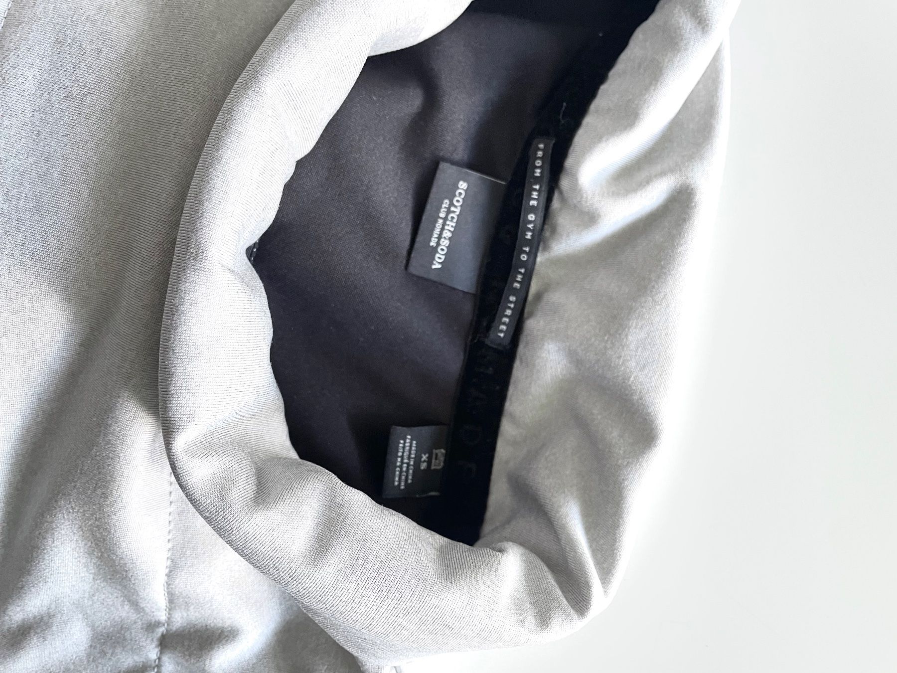 Maison Scotch Maglioni & Felpe: Scotch&Soda Padded Pullover, size XS – Usato da Zürich venduto da hol_bc6v 1