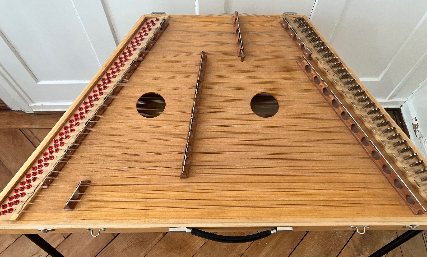 Strumenti musicali: Systematisch chromatisches Hackbrett – Usato da zürich venduto da Simott 5