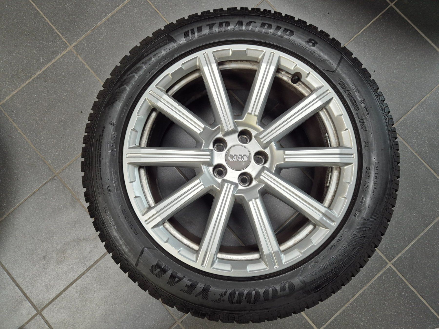 Audi Pneumatici & Ruote complete: Winterräder 20" Audi Q7 – Usato da Winterthur venduto da WEWi-Ersatzteile