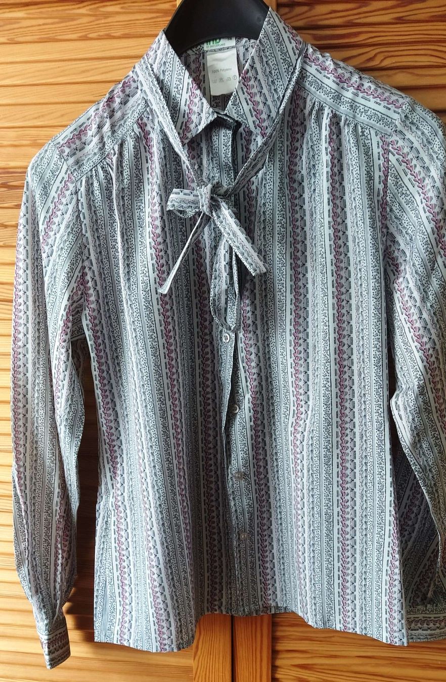 Camicette: Bluse mit abnehmbarem Bindeband in Grösse 38 – Nuovo (secondo la descrizione) da Zürich venduto da -italo- 3