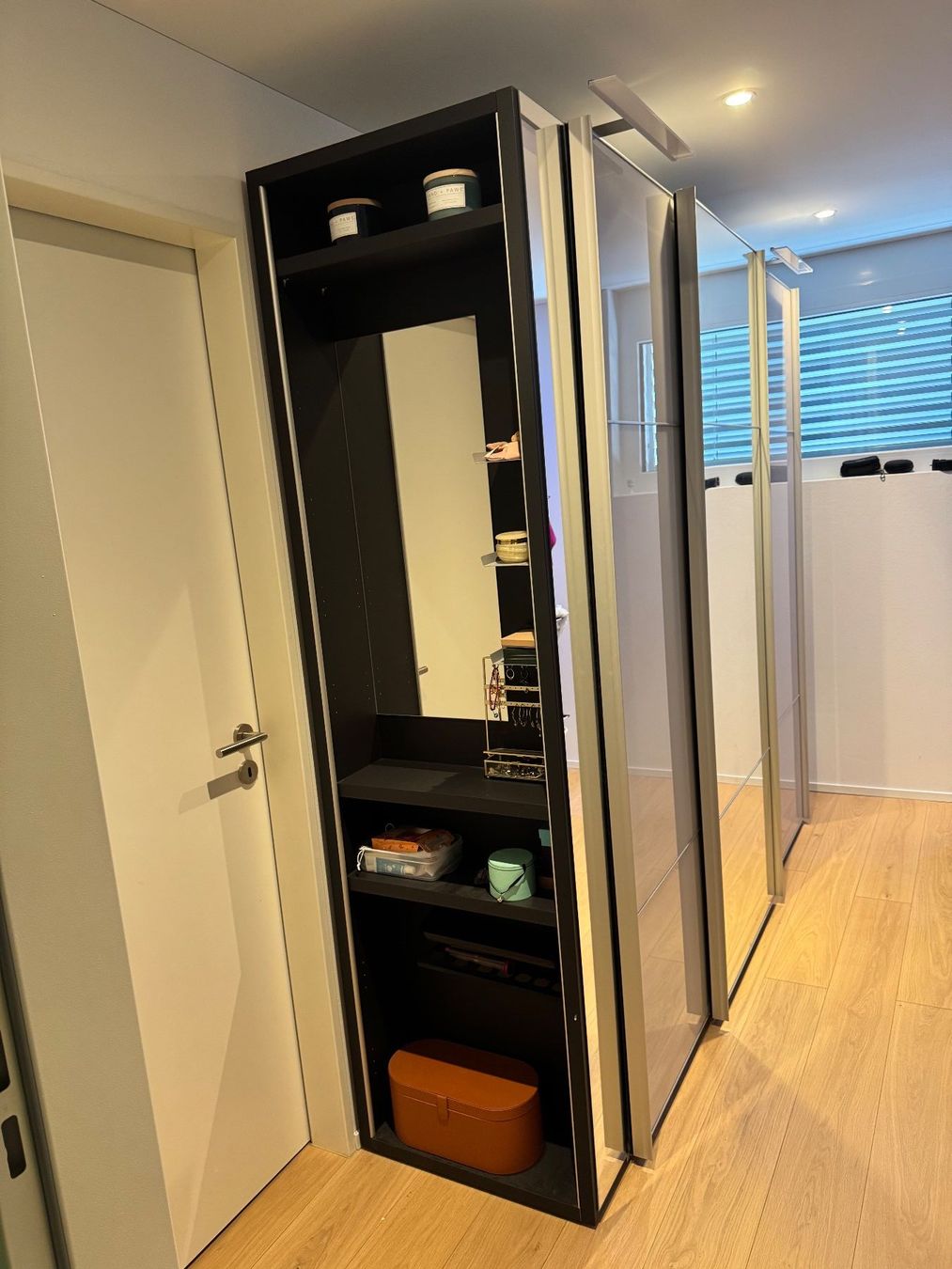 Armadi: Kleiderschrank 240x67x215 – Usato da Buttwil venduto da Polina_Belin 1