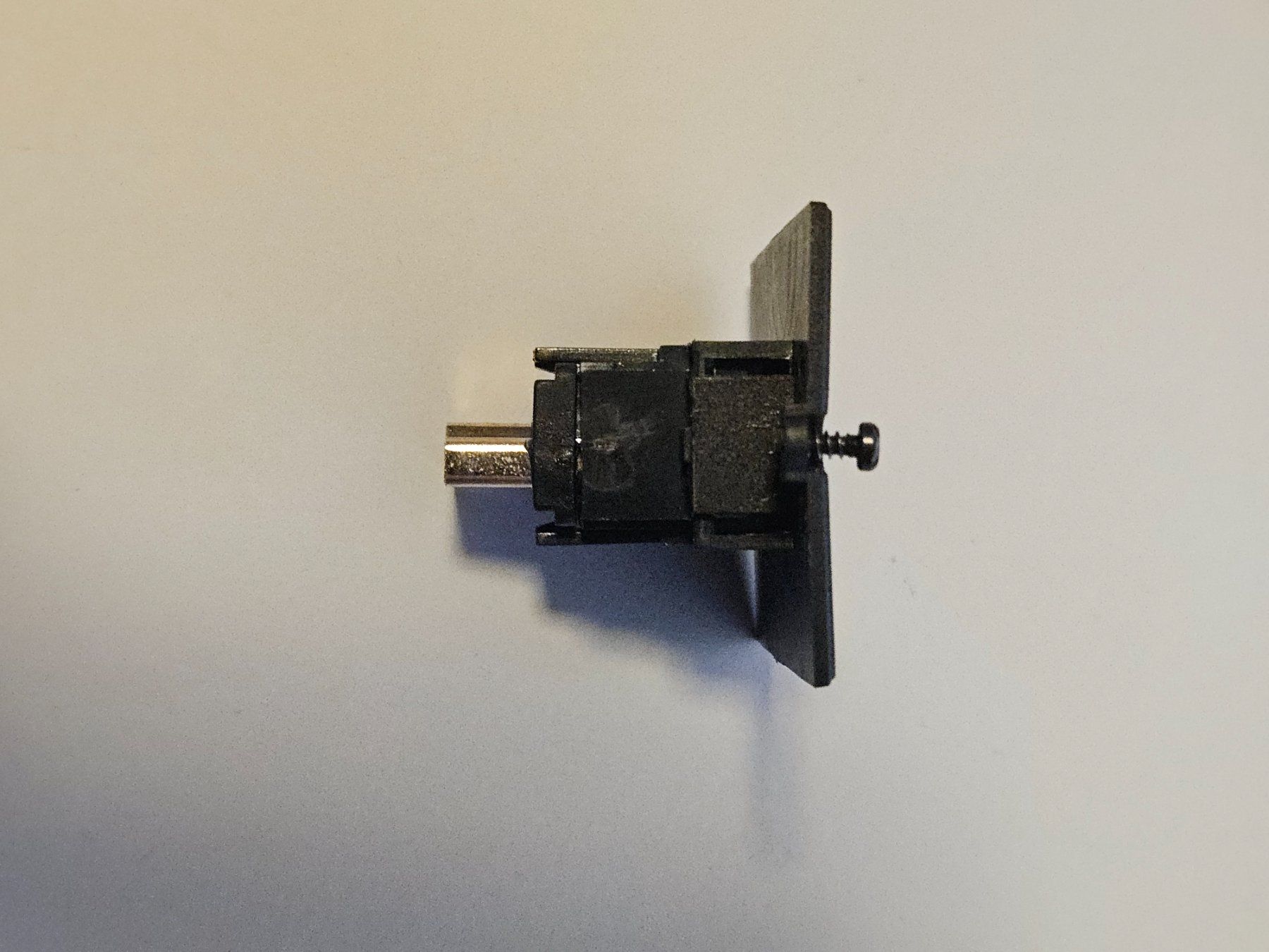 Fiches d'alim.: Bachmann HDMI Durchführung mit Abdeckplatte 2 – D'occasion à Zürich par Miscellaneous_