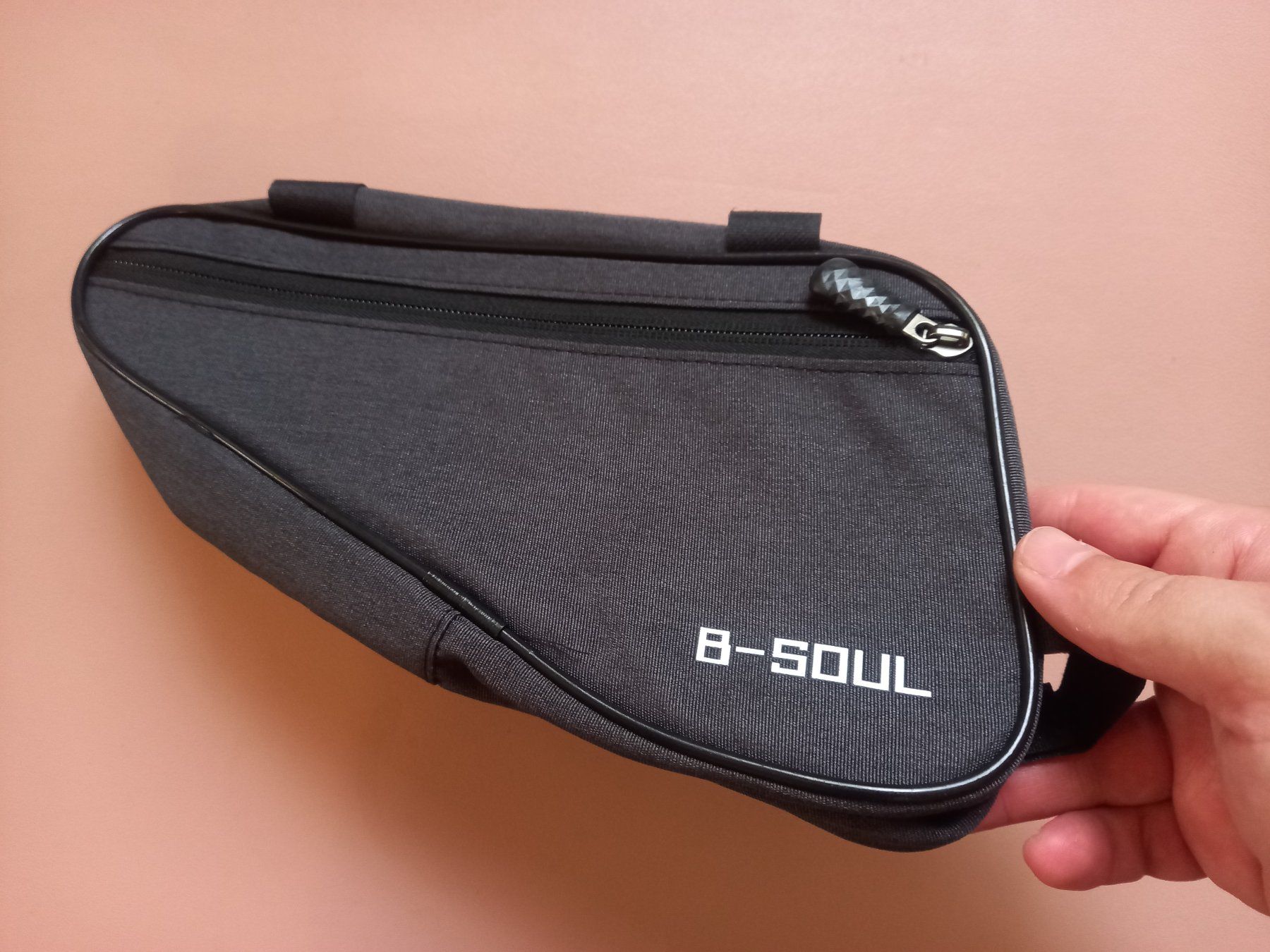 Taschen: 3x Fahrradtasche Dreieck grau - Sac de rangement pour vélo – Neu und originalverpackt aus Bremblens von SHOPSPORT 4