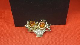 Goldige Vintage Brosche Blumenkorb mit Rosen, Herbstlook