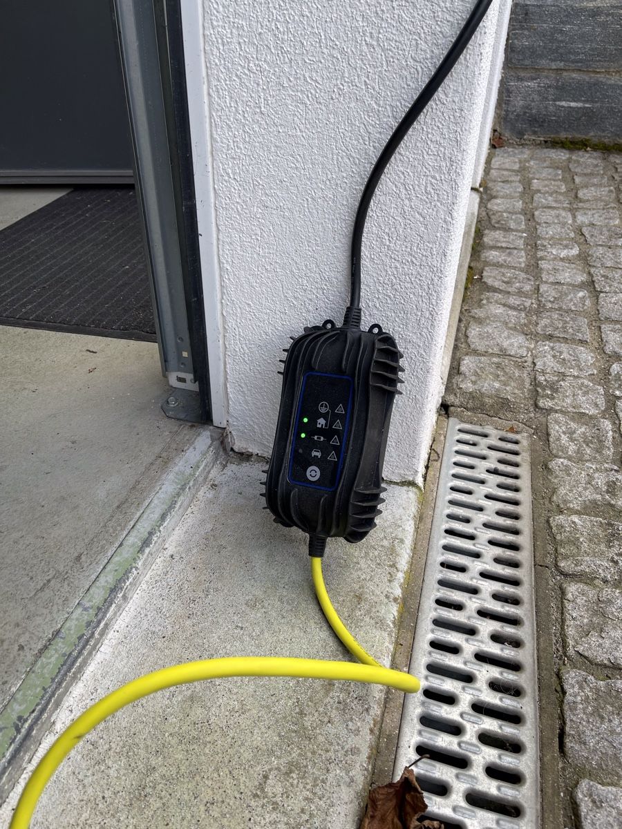 Caricabatterie: Ladegerät für E-Auto 230 Volt – Usato da Tägerig venduto da feko72 2