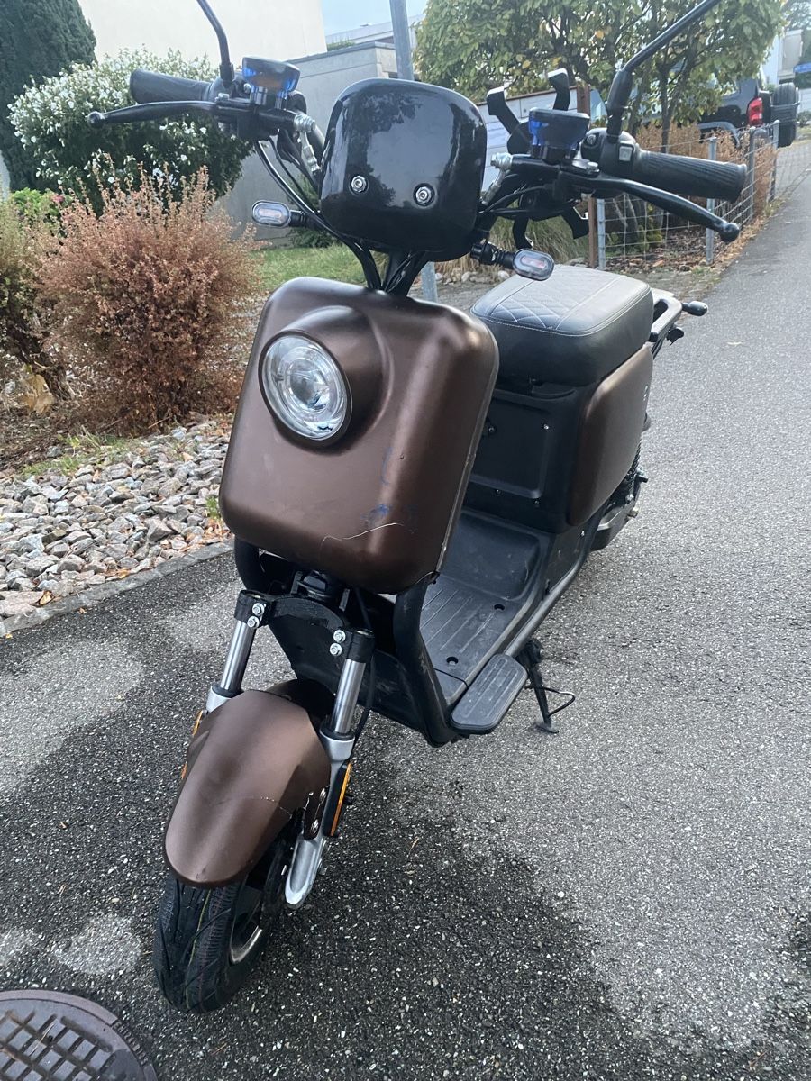 Voiturettes électriques: E roller Zero  – D'occasion à Grellingen par OCC_ASION01