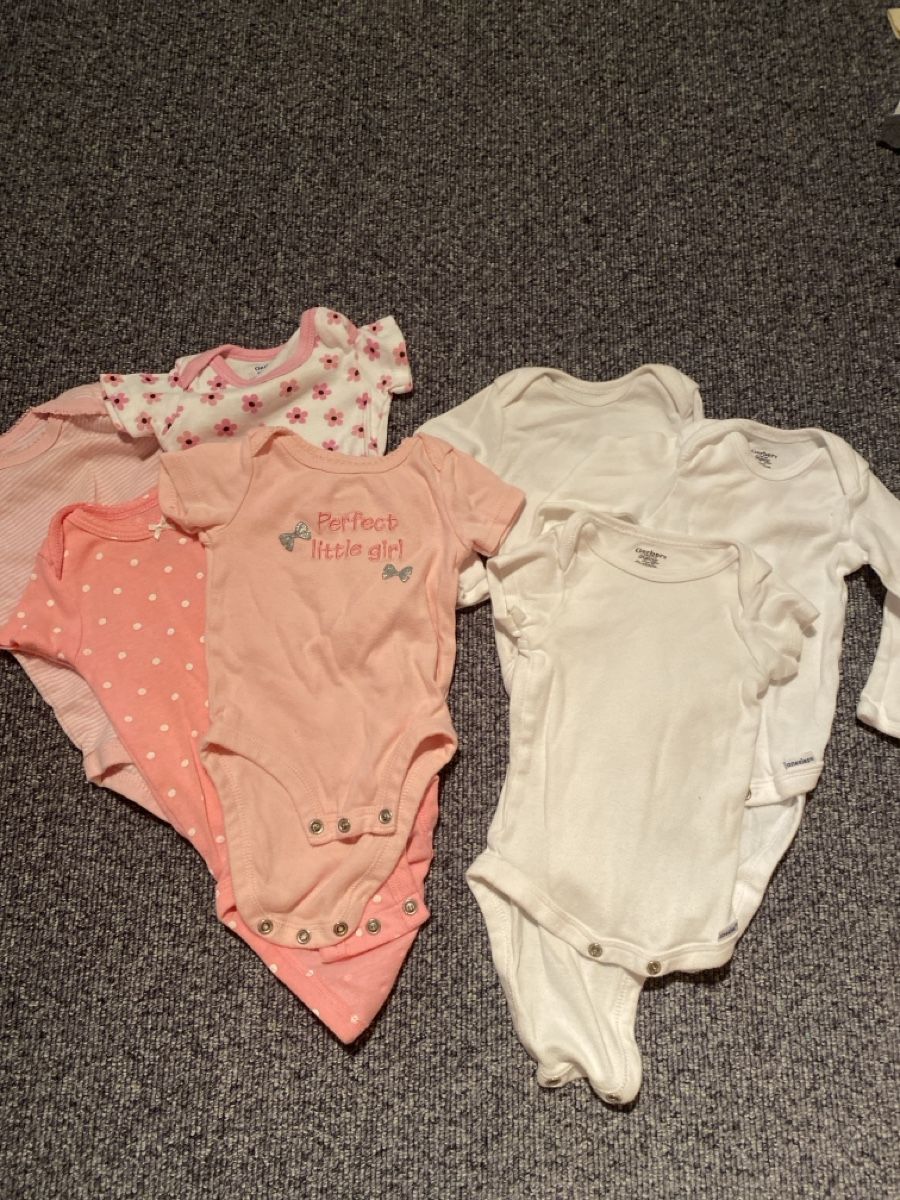 Chemises, Tops & T-shirts: 7x Mädchen Body pack 62  – D'occasion à Wengi b. Büren par sch_dmj5