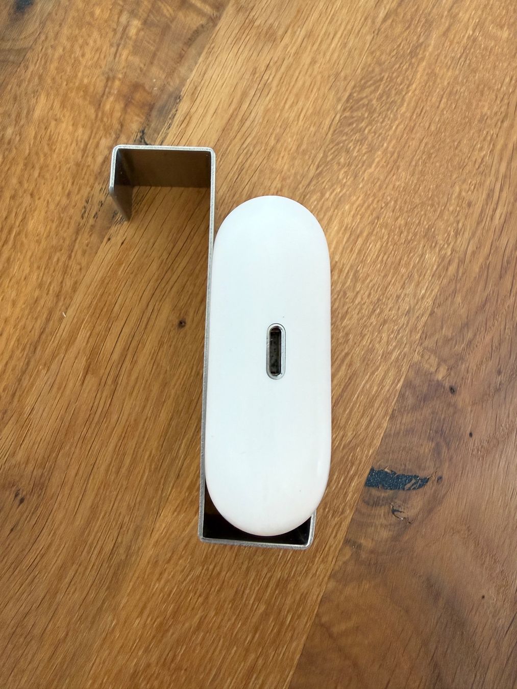 Apple Cuffie: APPLE AirPods Pro 1 Charging Case – Usato da Lausanne venduto da Nine1982 8