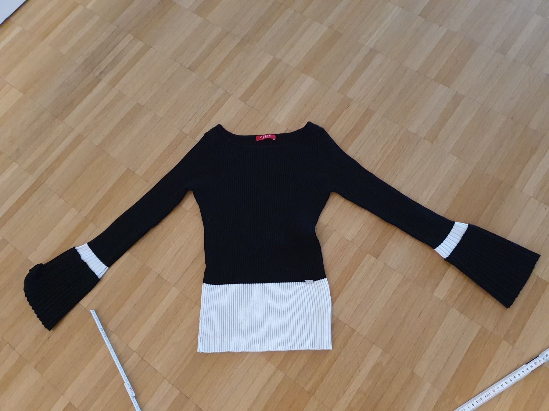 Guess Pullover & Sweatshirts: Guess Pullover – Gebraucht aus Laufenburg von may_r2st 1