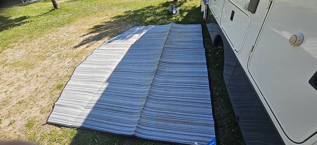 Verande & Tende da sole: Luftzelte mit Teppich – Usato da Aarau Rohr venduto da Adoxa 4