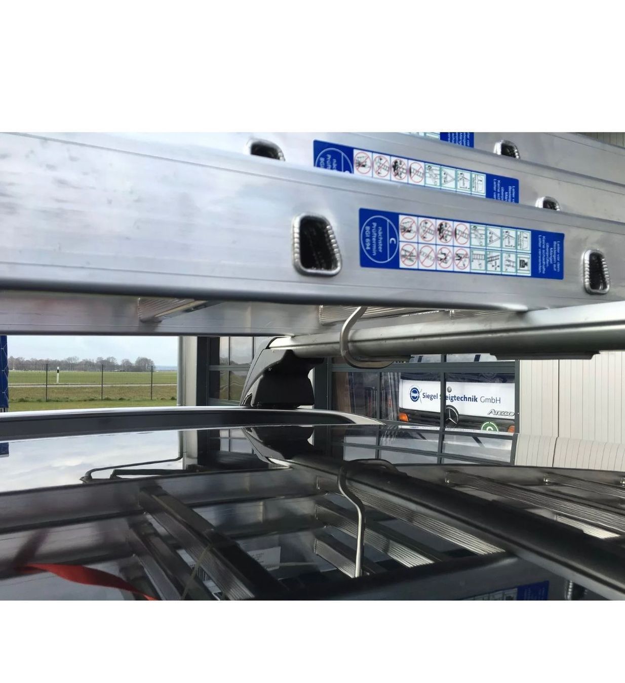 Scale: +Safe Clamp Auto Leiterhalter für DACH – Nuovo e nell'imballaggio originale da Amriswil venduto da JaJa-Express 4