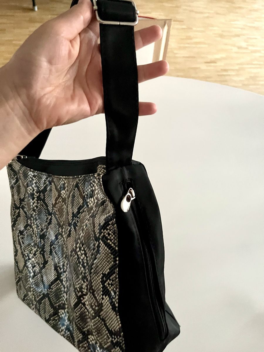 Taschen für Damen: SCHULTERTASCHE MIT SCHLANGENMUSTER – Neu (gemäss Beschreibung) aus Basel von JJ.Elena 4
