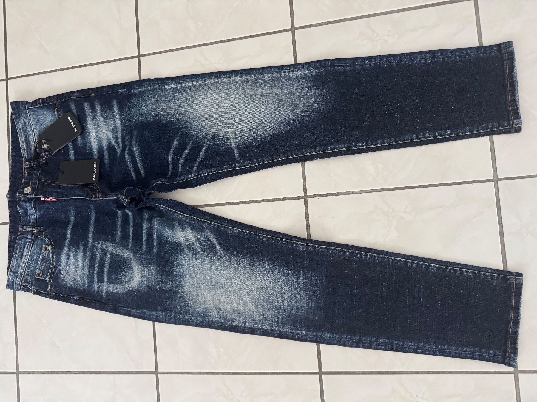 Jeans: DSQUARED2 Jeans D2 – Usato da Muri AG venduto da fab71