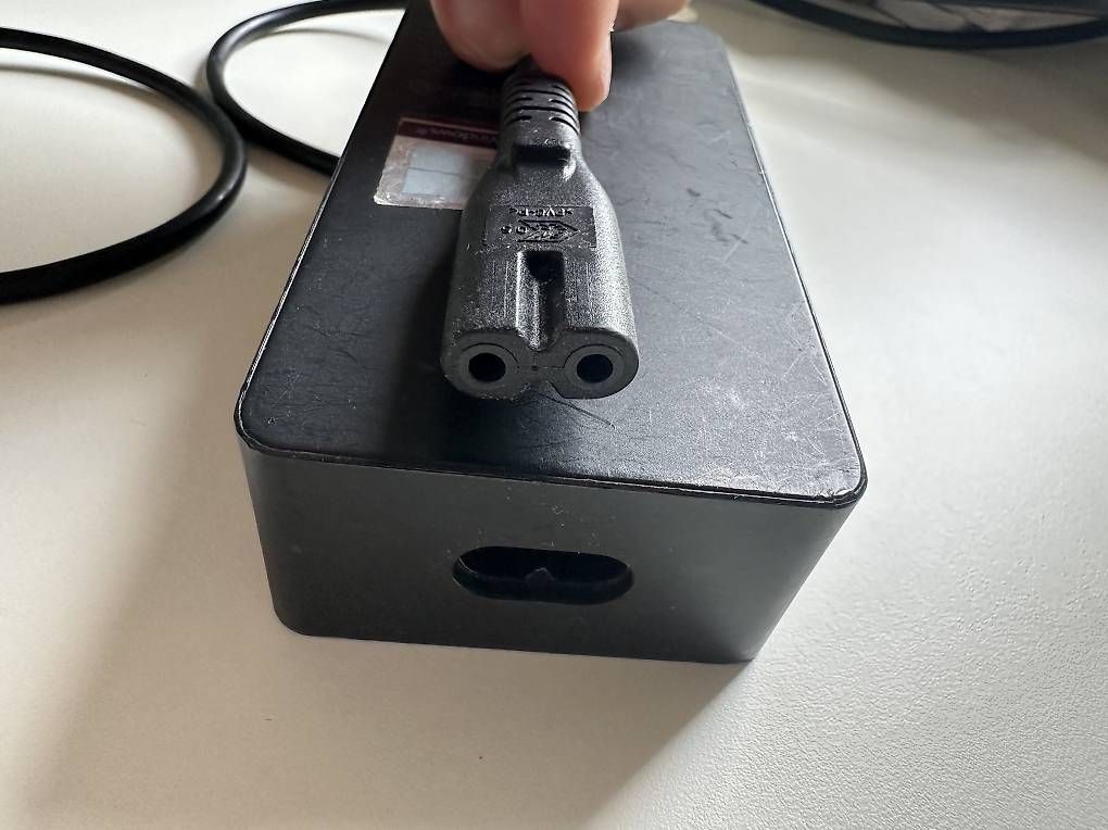 Ladegerät: Microsoft surface Ladekabel  – Gebraucht aus Oberwil b. Zug von ostermann81 3