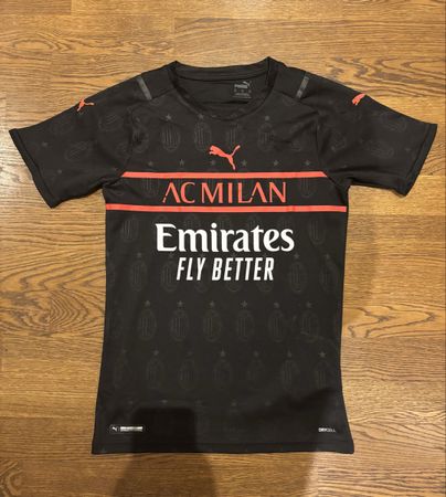 AC Milan 21/22 Thirt Kit
