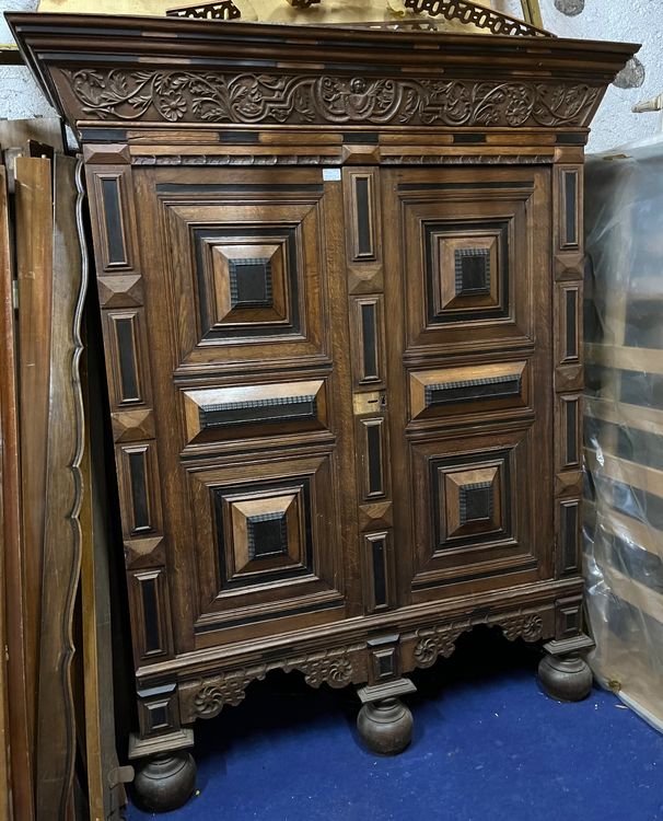 Armoire Ancienne Chêne Massif XVIIIème – Sculptée – Portes à Panneaux