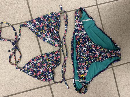 Blümchen Bikini Gr. S/M – Sommerliches Badevergnügen! 🌸🌞