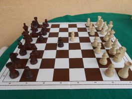 TOURNIERSET SCHACH HOLZ KASSETE & KLAPPBAR BRETT