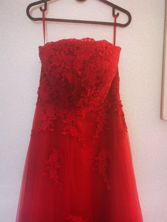 Rotes Abendkleid / Ballkleid mit Spitze, Grösse 38 - Top!
