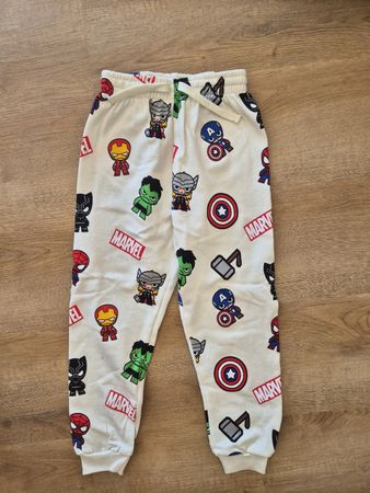 H&M Marvel Kinder Hosen Grösse Gr. 122 neu