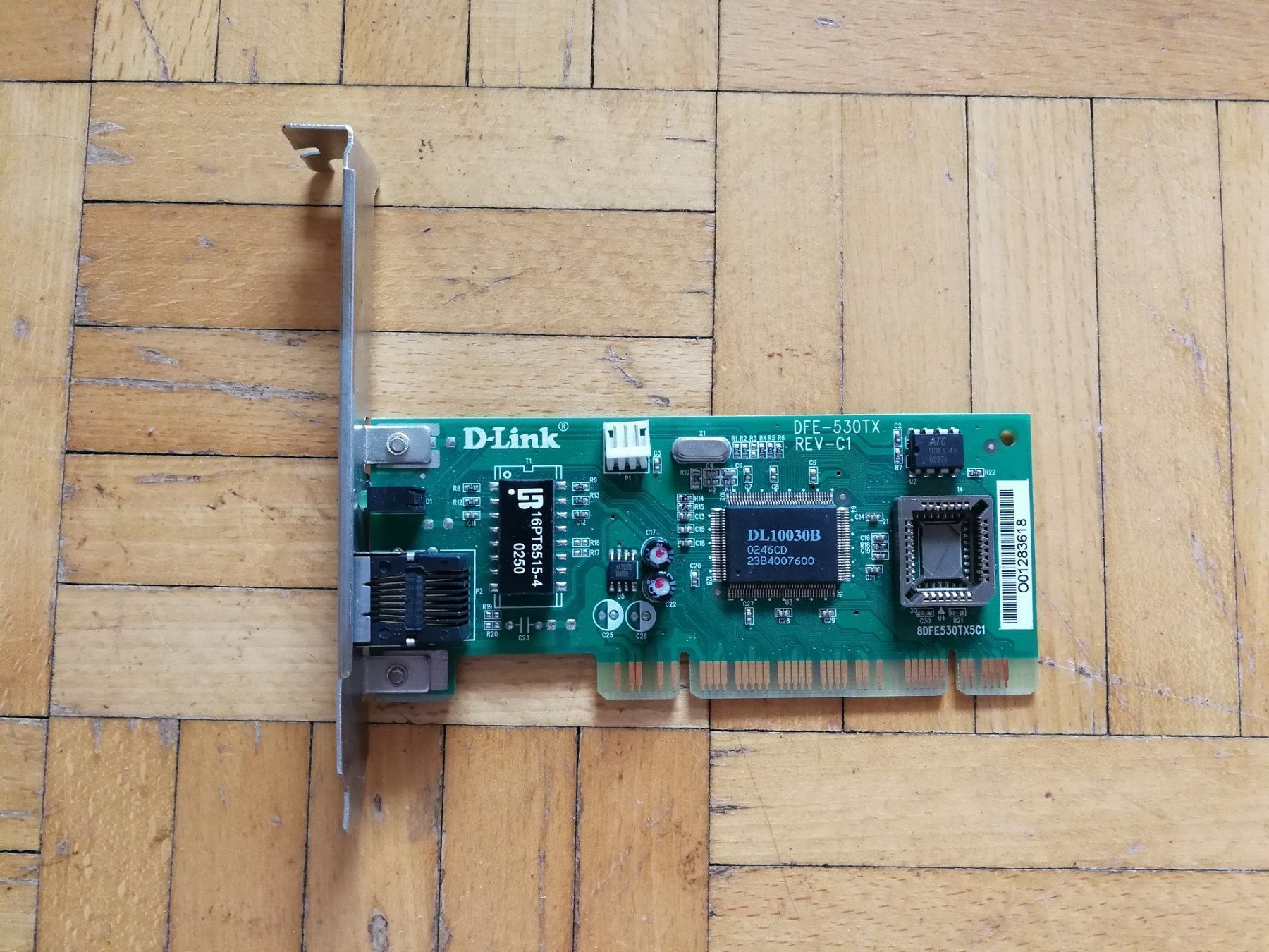 Dlink Unità & Adattatore: D-Link Lan PCI Adapter Internet PC Computer – Usato da Rickenbach b. Wil venduto da Mysterion4