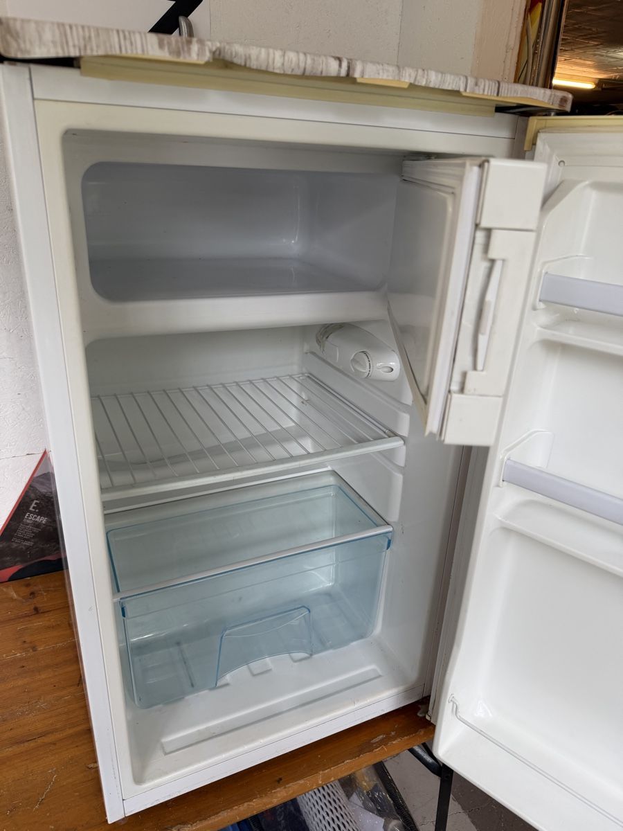 Frigoriferi: Kühlschrank  – Usato da Murten venduto da Ski-Outlet