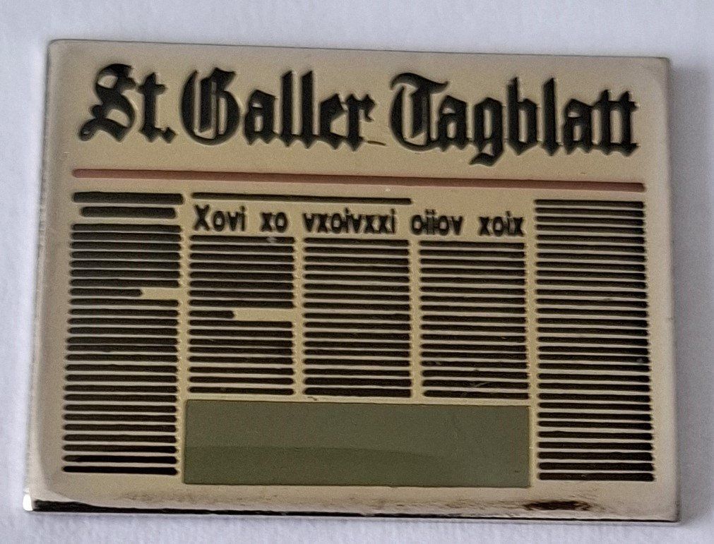 Plaketten & Abzeichen: St. Galler Tagblatt – Gebraucht aus Hinterkappelen von Schampus