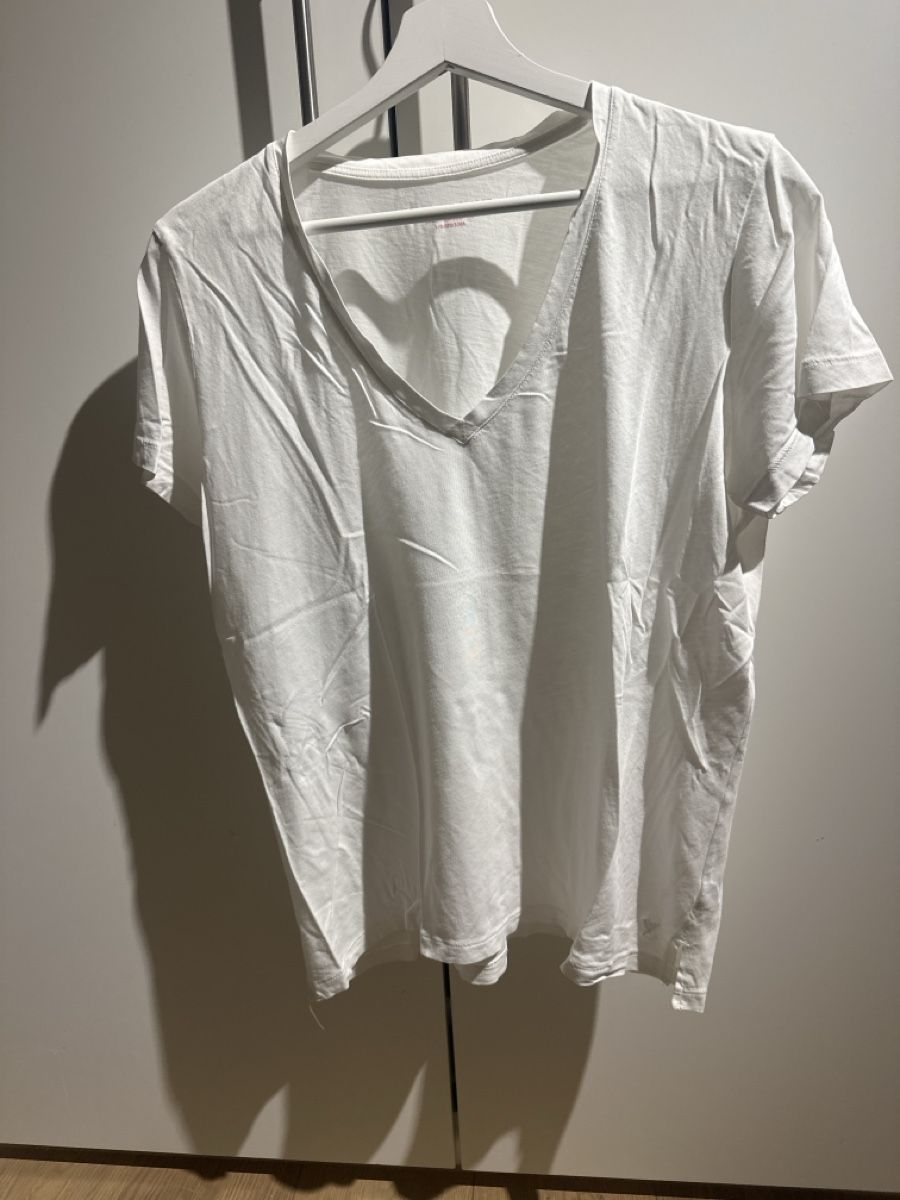 T-shirt: Victoria Secret Shirt – Usato da Zürich venduto da sommer121