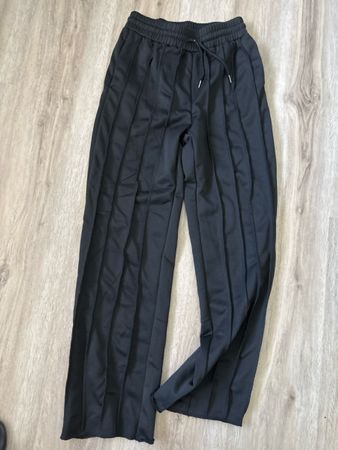 Pantalon noir taille S 