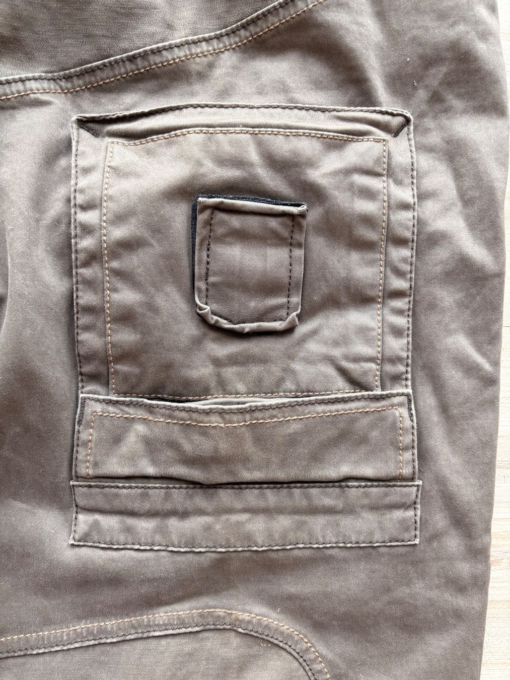 Pantaloni: Cargopants Vintage – Usato da Wigoltingen venduto da _vntg_ 1