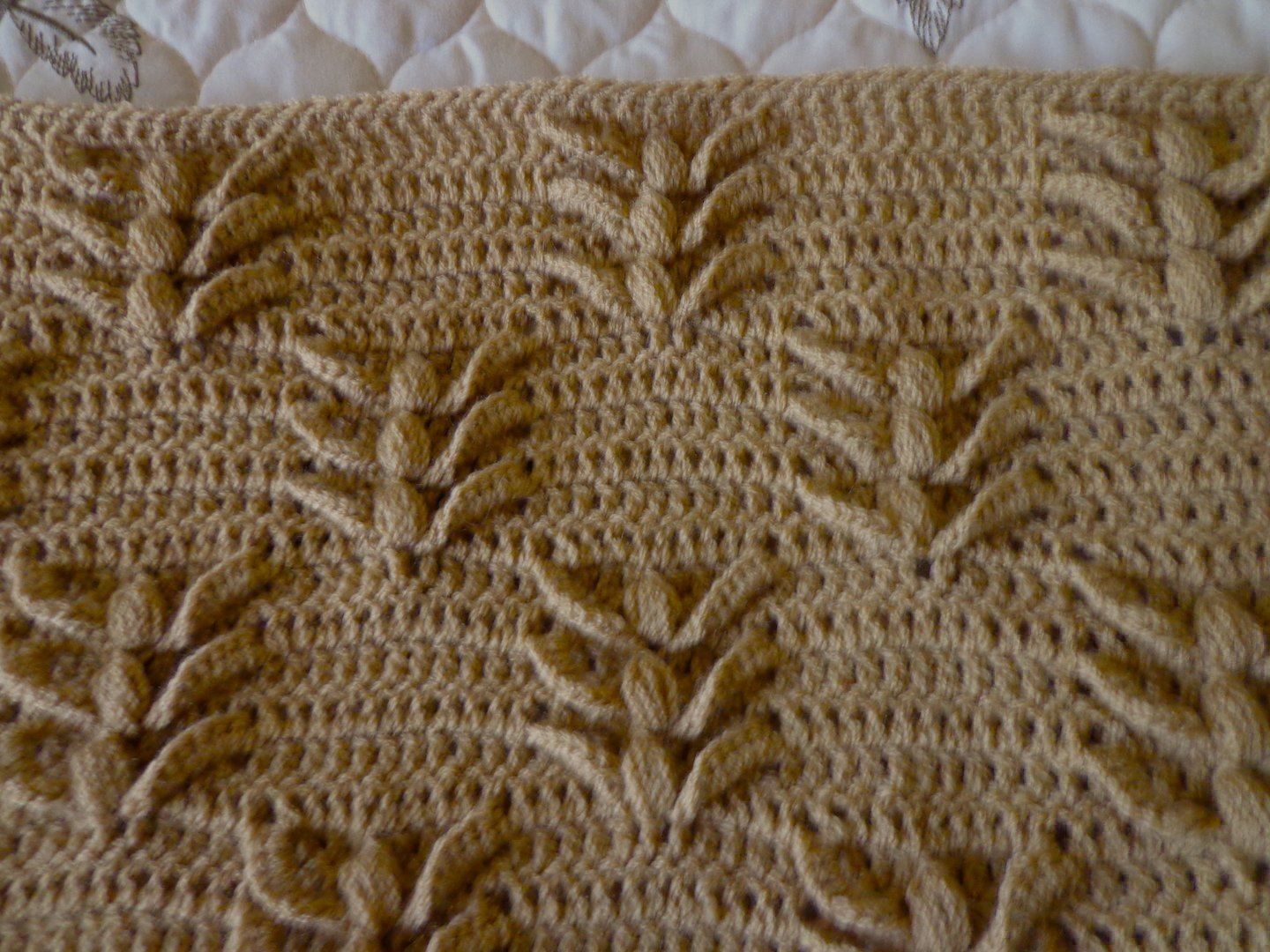Foulard & Sciarpe: SCHULTERTUCH BEIGE-OCKER GEHÄKELT – Nuovo (secondo la descrizione) da Kreuzlingen venduto da Ylay 1