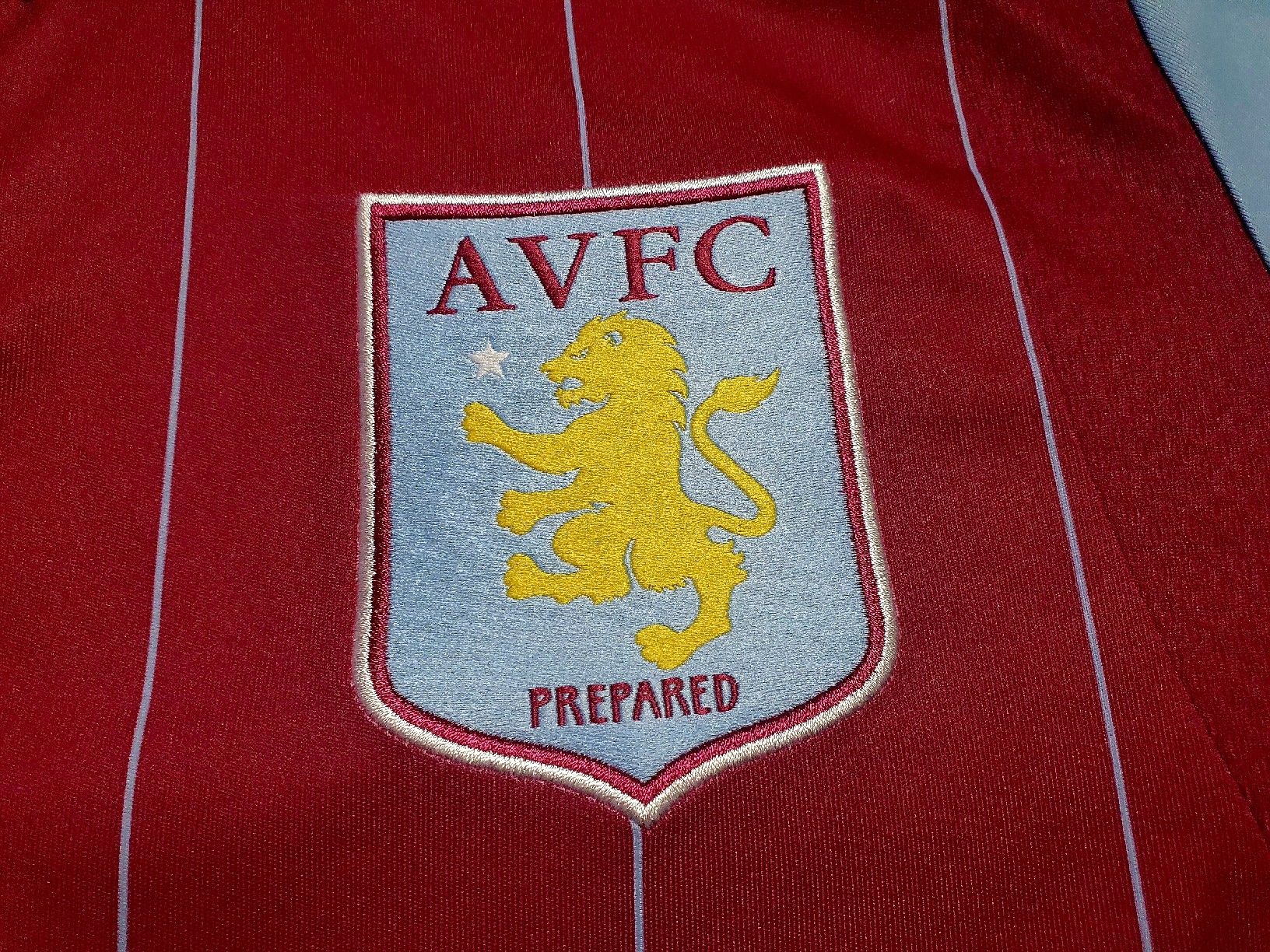 Canottiere & Pantaloni: Aston Villa Trikot Macron Gr. L – Nuovo (secondo la descrizione) da St. Gallen venduto da CaliSunshine 4