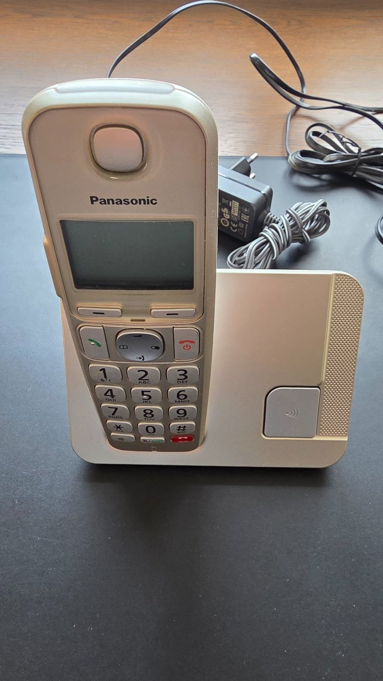 Panasonic Telefoni: Panasonic KX-TGE250SLN DECT Telefon – Usato da Malters venduto da mat_6102